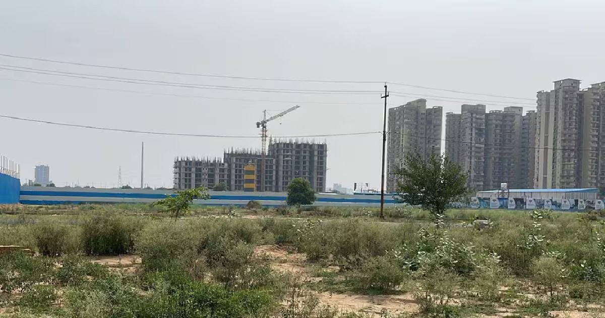 क्या फ्लैटों से टूट गया मोह? अब प्लॉट में मनमर्जी घर बनाकर रहना चाहते हैं लोग? कौन सी बात ने किया इशारा