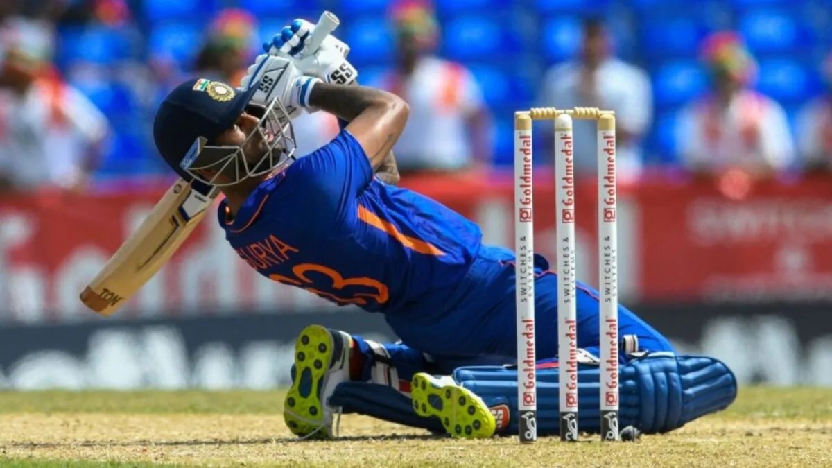 कप्तानी छिनते ही रौद्र रूप में सूर्यकुमार यादव… 200 की स्ट्राइक रेट से कूटे रन, श्रेयस अय्यर की टीम को दी कड़ी टक्कर