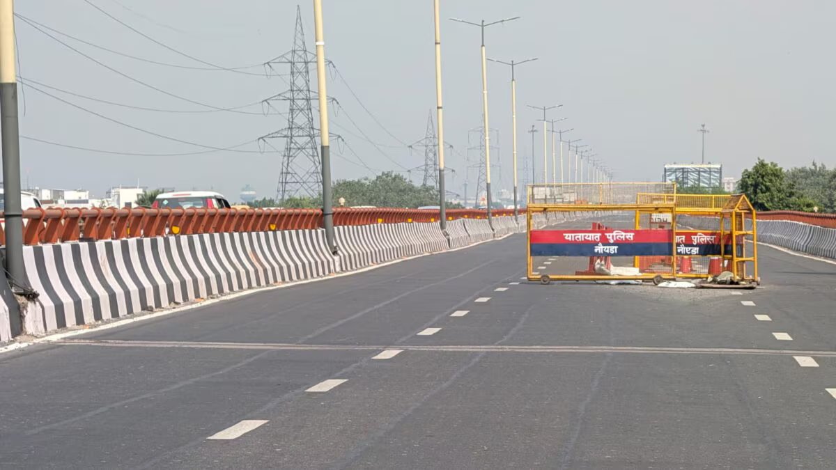 नोएडा: 480 करोड़ का एलिवेटेड रोड फिर धंसा, इस्कॉन मंदिर के सामने दिखा स्टील, सेक्टर-61 से 18 मार्ग बंद